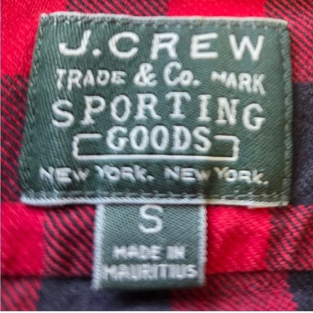 J. Crew Sporting goods Buffalo Plaid Shirt S Red Black Flannel‎ Cabin Core